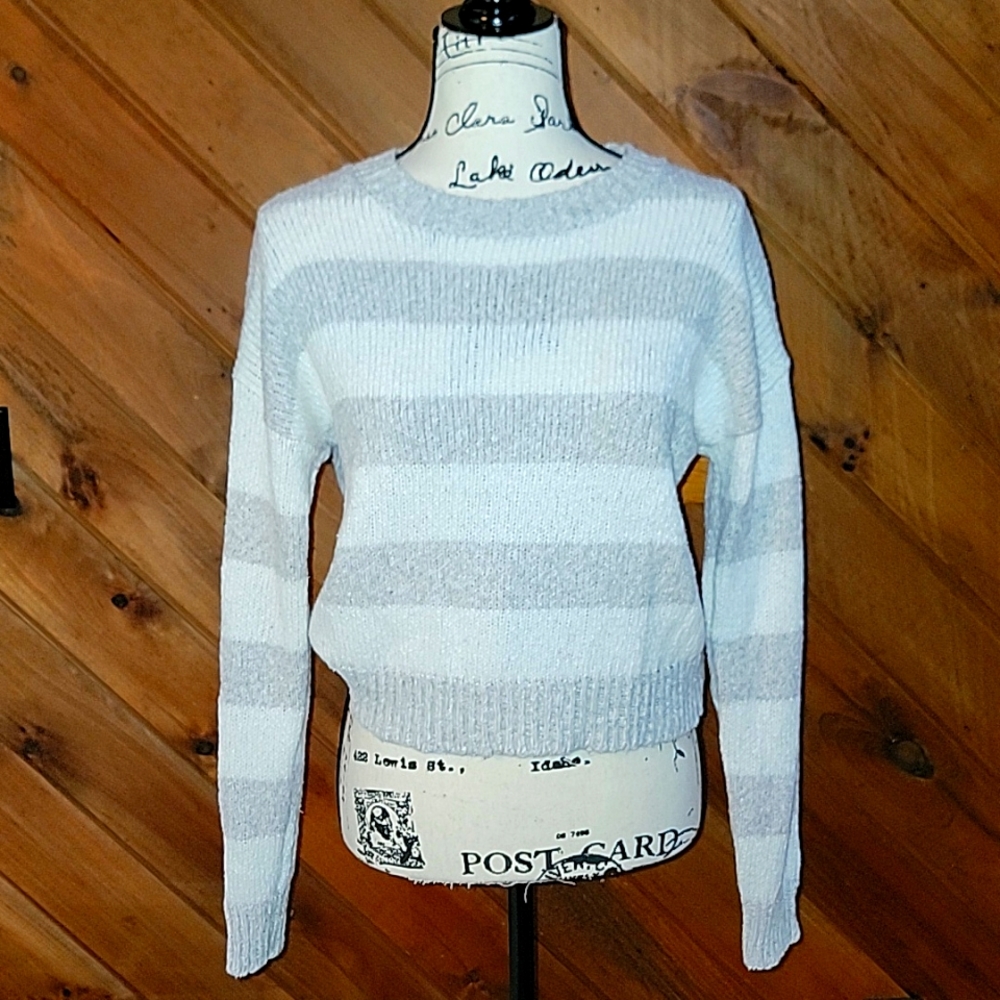 Pull over sweater